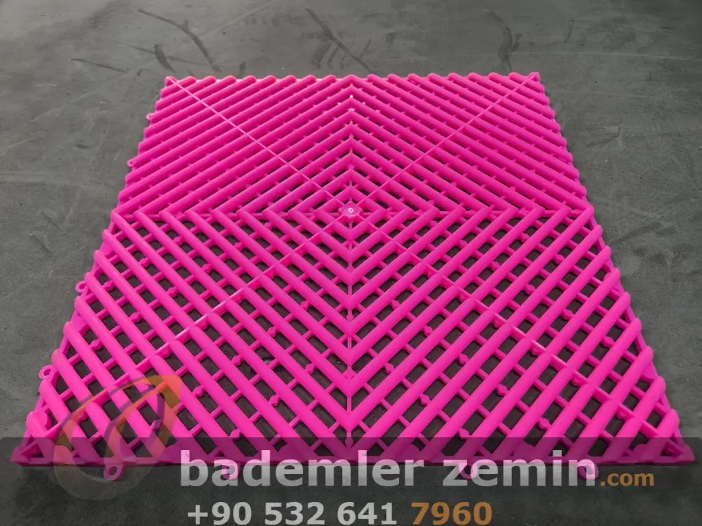 Pembe Detailing Zemin